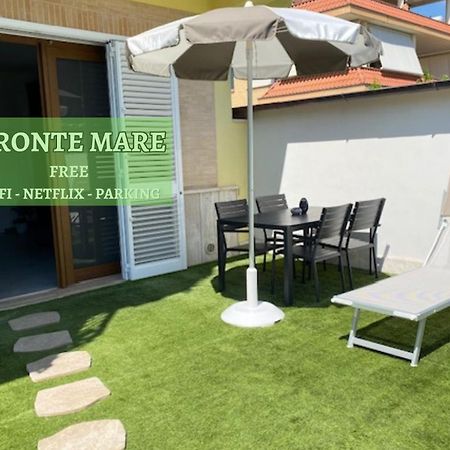 Novella Del Mar Prima Fila Dal Mare Villa Grottammare Exterior photo